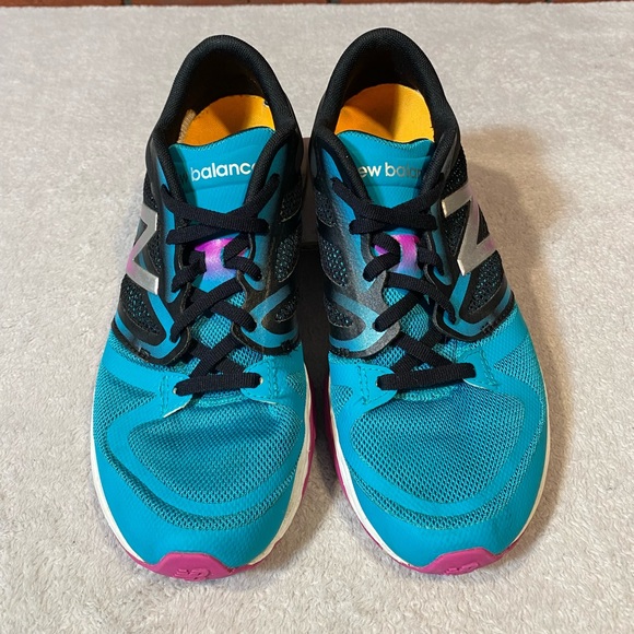 New Balance Shoes - New Balance 822 v3 Lace Up Low Top Teal Black‎ Running Shoes Women's Size 8.5